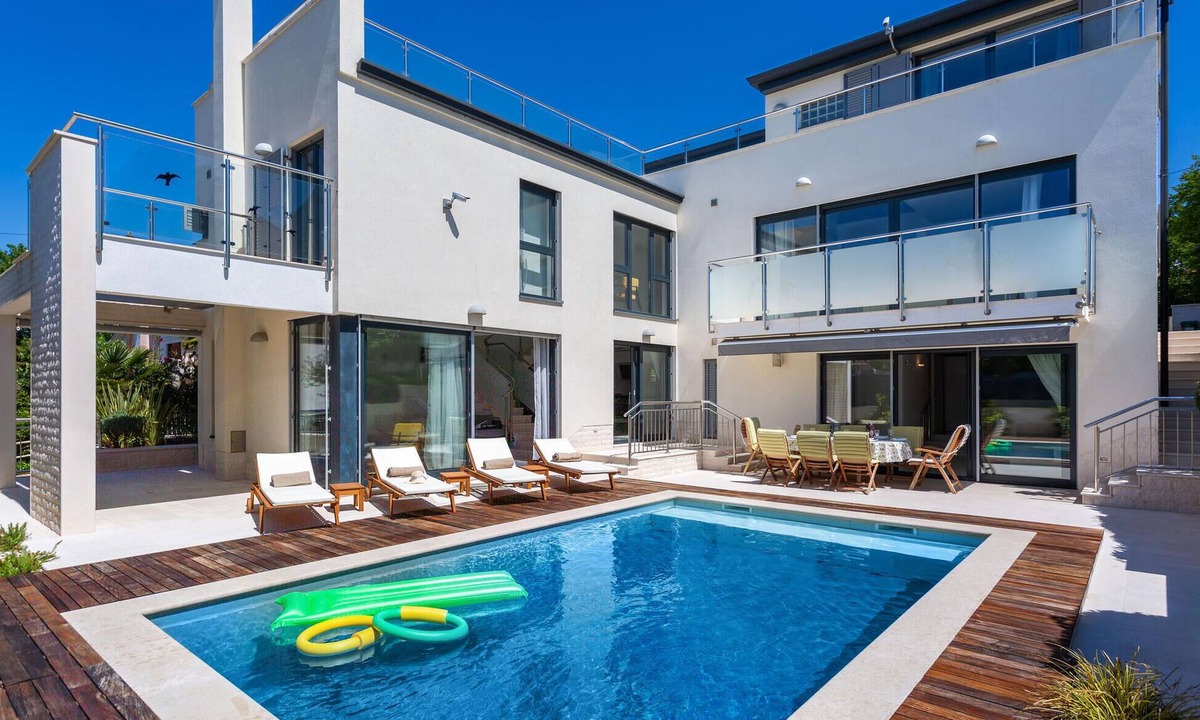 Njivice House | Gorgeous home in Njivice