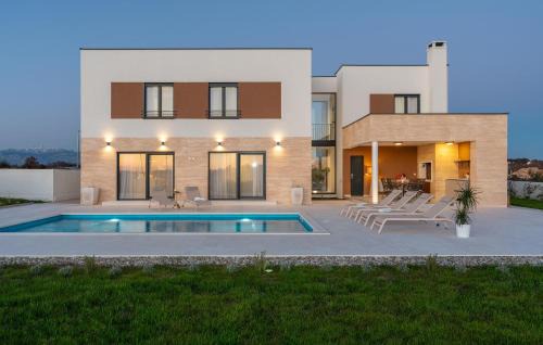 Policnik House | Gorgeous Home In Policnik