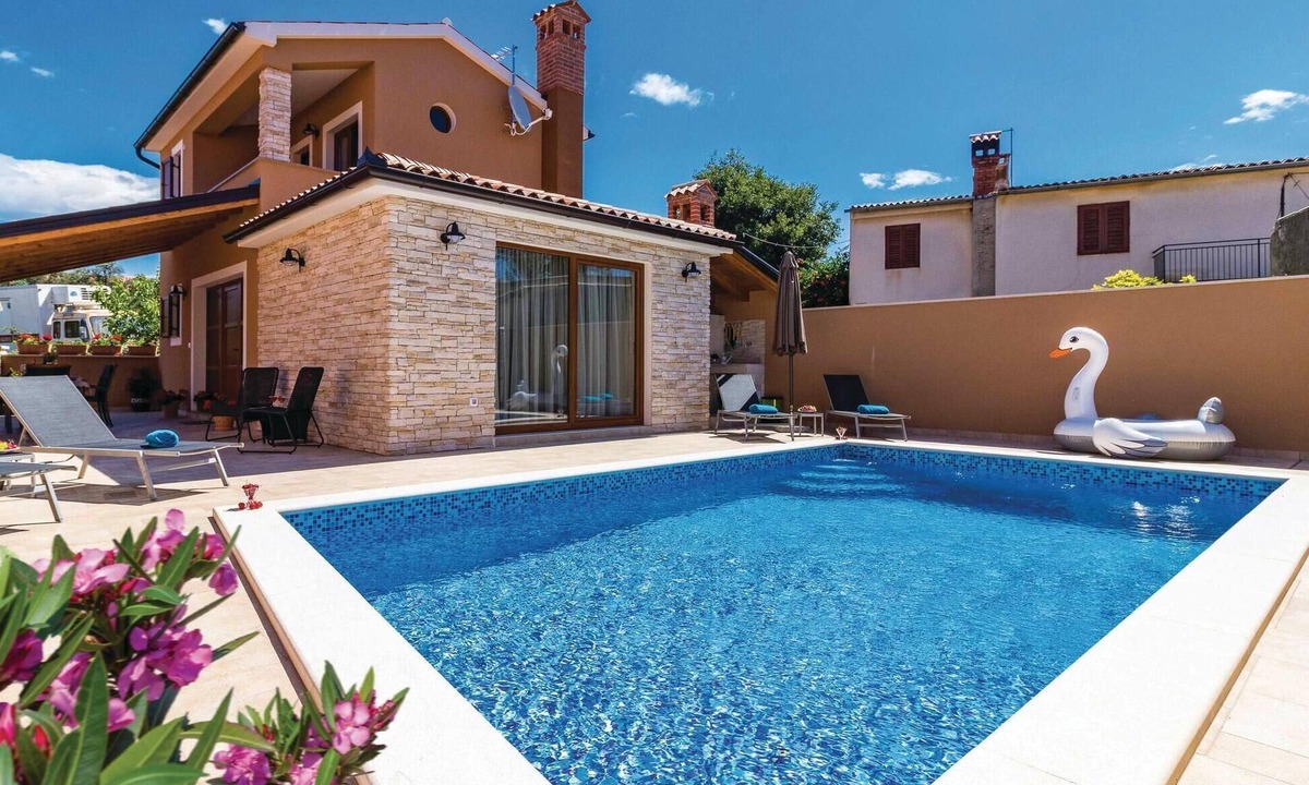 Valtura House | Gorgeous home in Pula