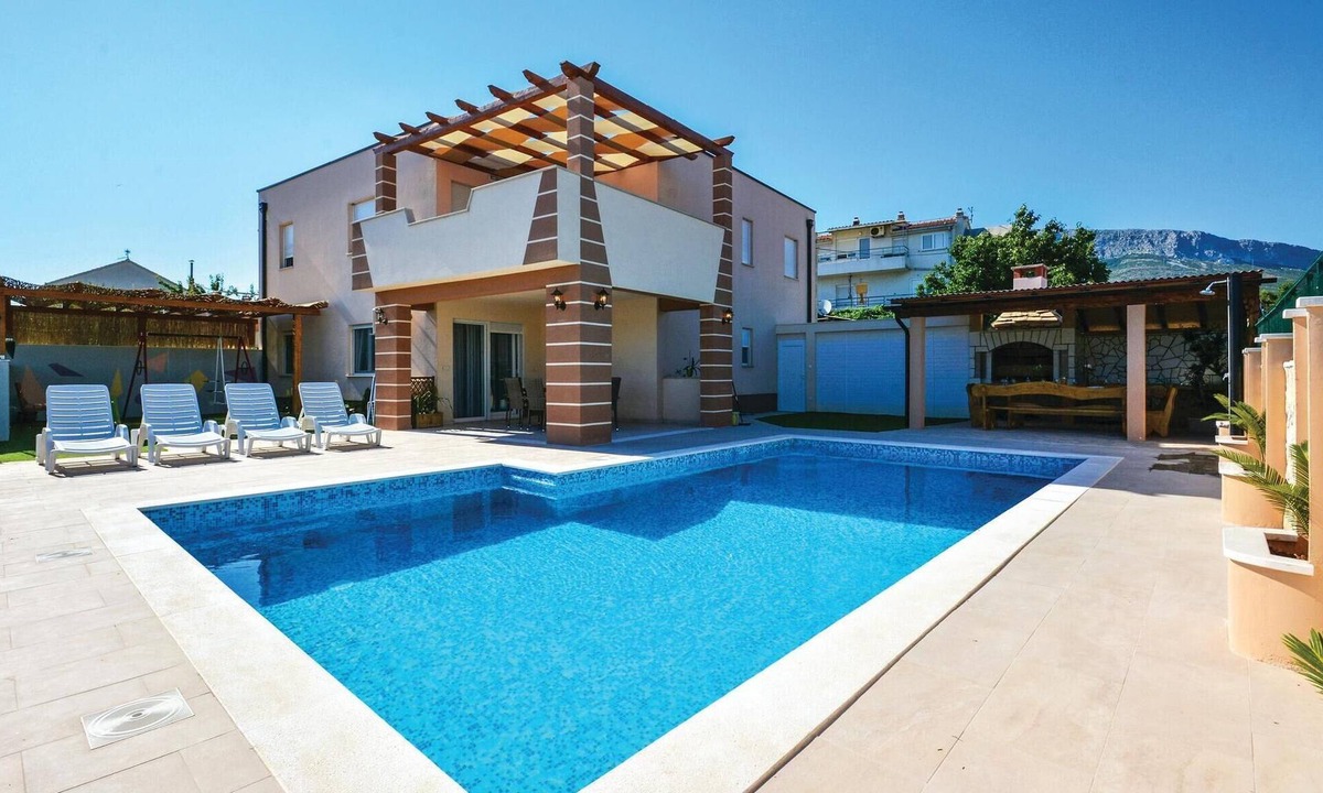 Vranjic House | Gorgeous home in Solin