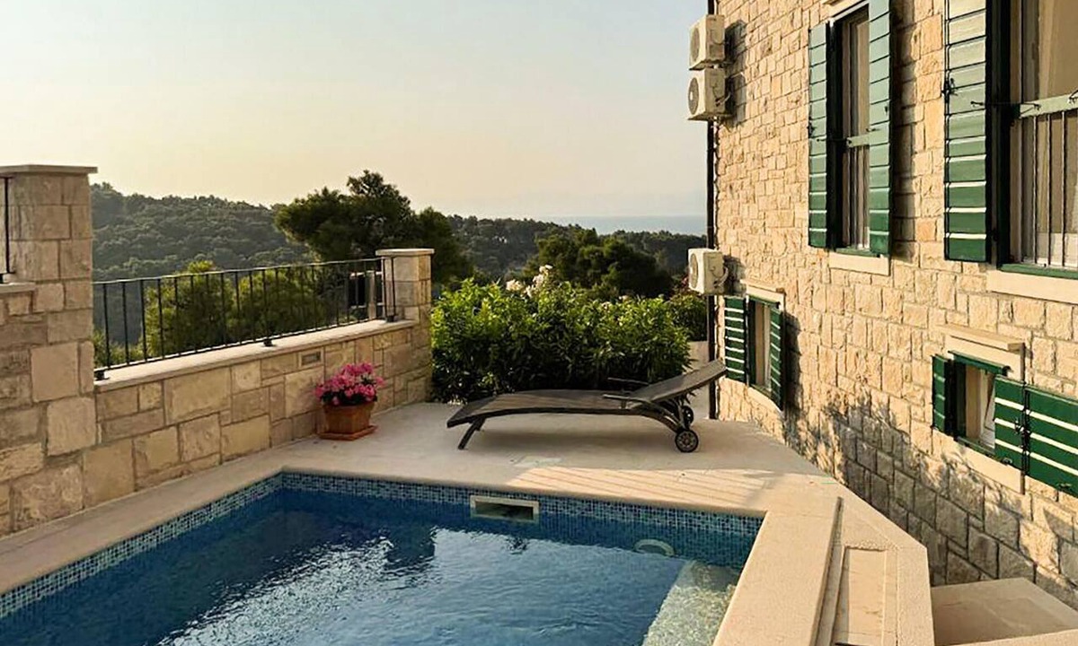 Splitska House | Gorgeous home in Splitska