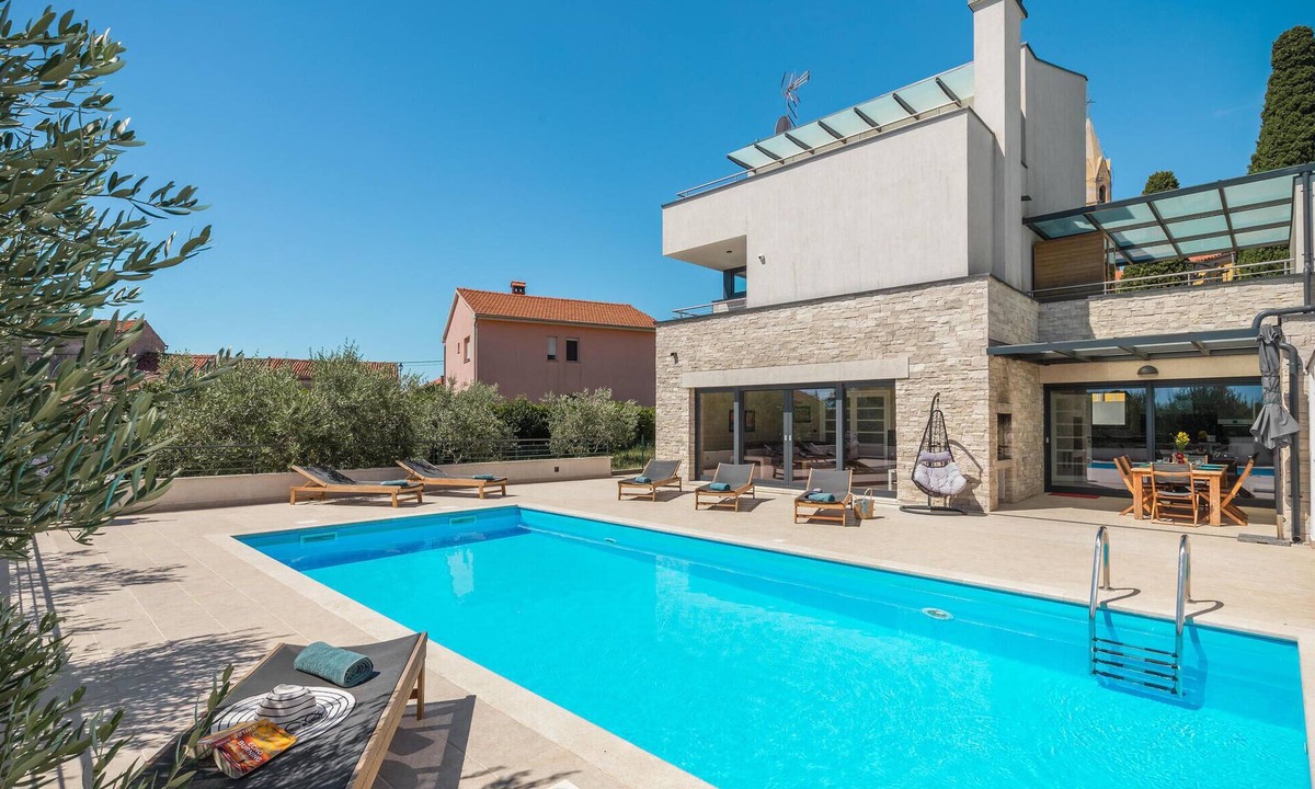 Valtura House | Gorgeous home in Valtura with sauna