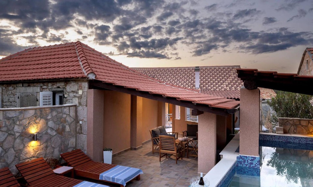 Zastrazisce House | Gorgeous home in Zastrazisce