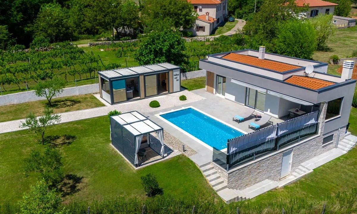 Zupanici House | Gorgeous home in Zupanici with sauna