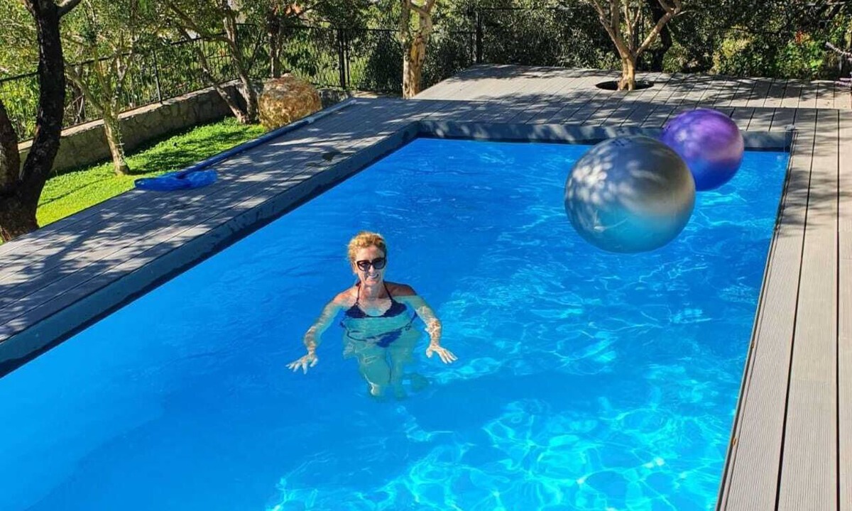 Duce House | Great 4-bedroom villa with heated pool