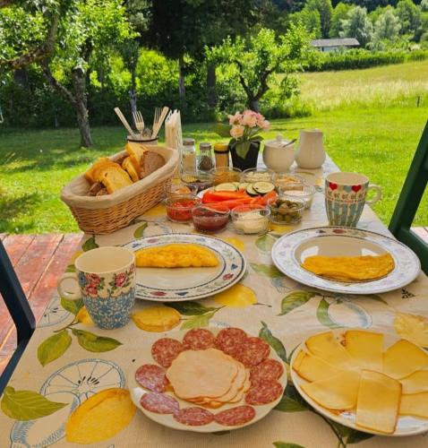 Gornji Zvecaj Bed & Breakfast | Green Eden