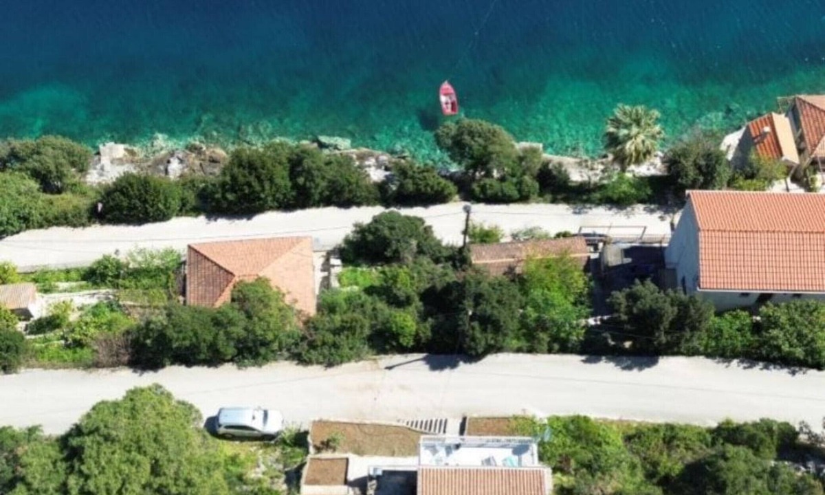 Sobra Apartment | Green House - Two-Bedroom Apartment with Terrace and Sea View