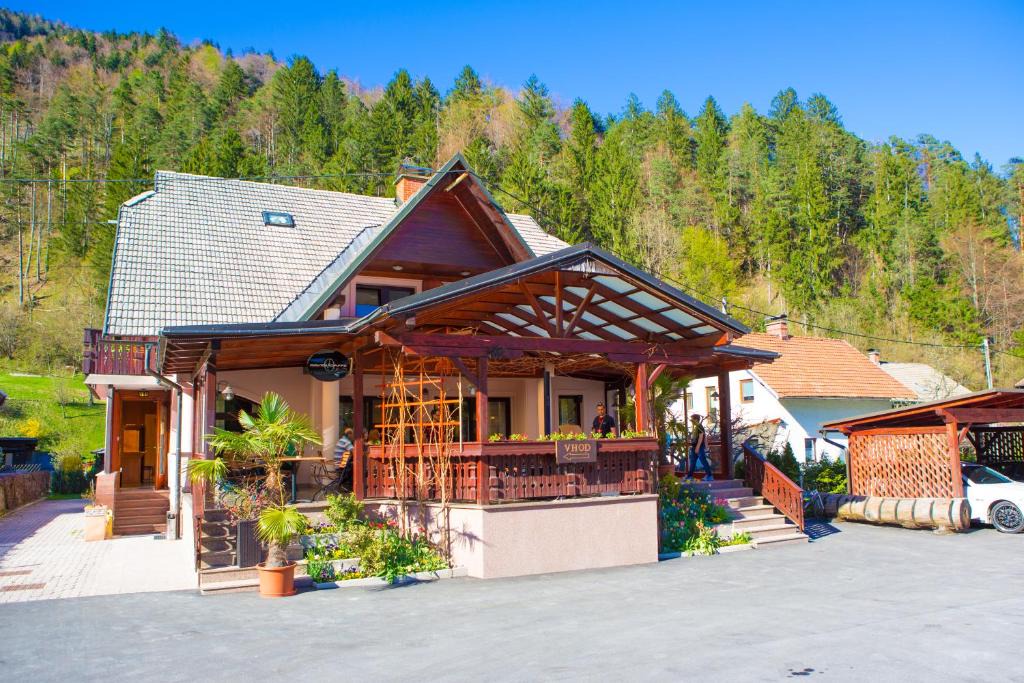 Dovje House | Guesthouse Veranda