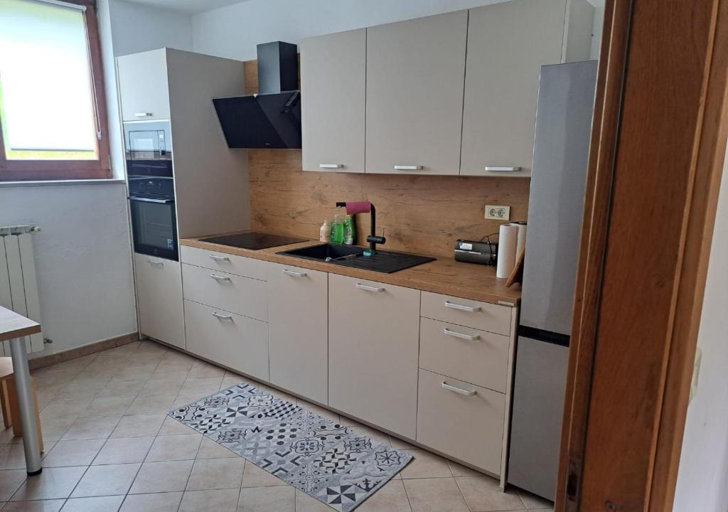 Kamno Apartment | Hiša Mlakar