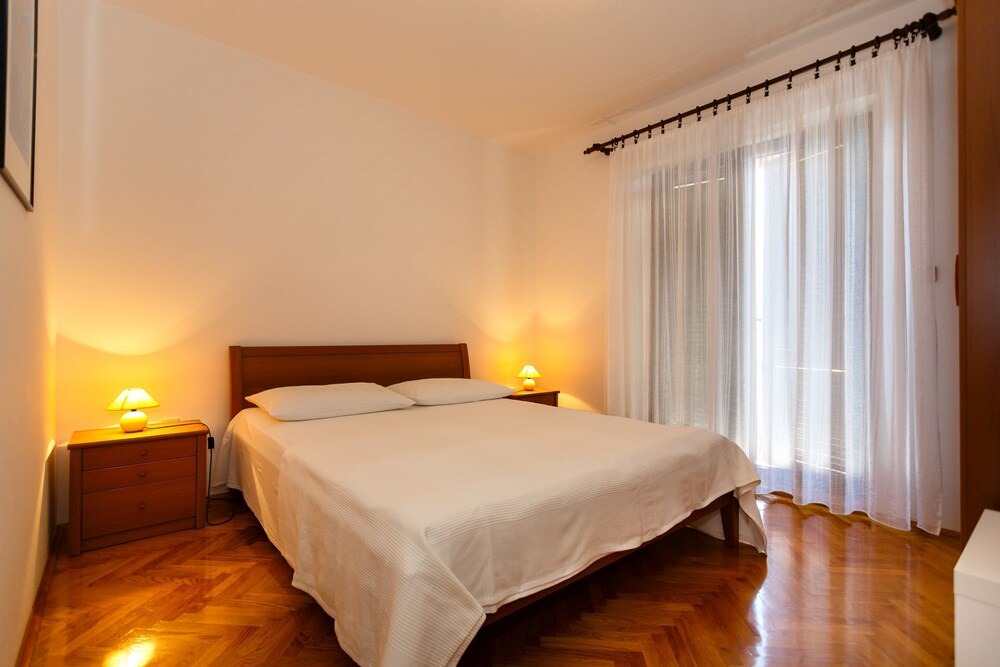 Krk Apartment | Holiday accommodation for 2-3 people - with grill and climate