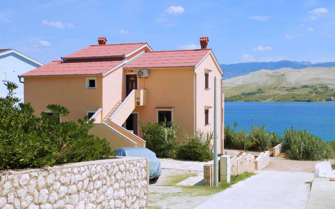 Pag Apartment | Holiday apartment 50 m from the Adriatic Sea