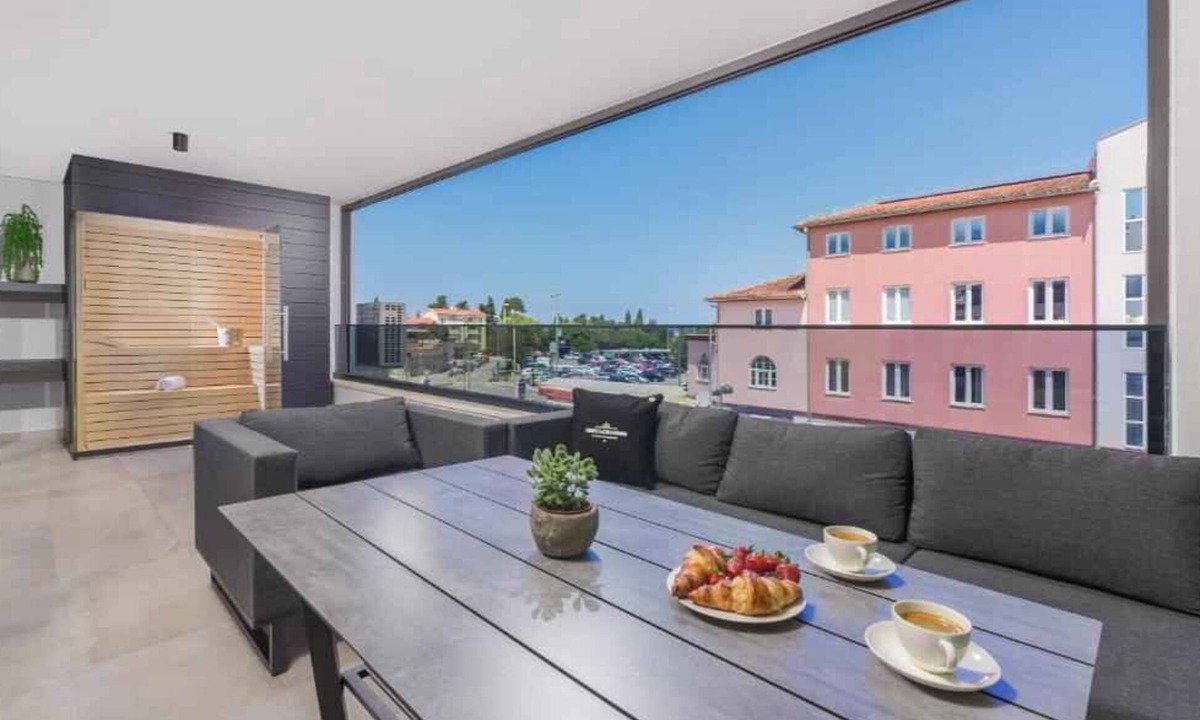 City Center Apartment | Holiday apartment mit Klimaanlage und Terrasse