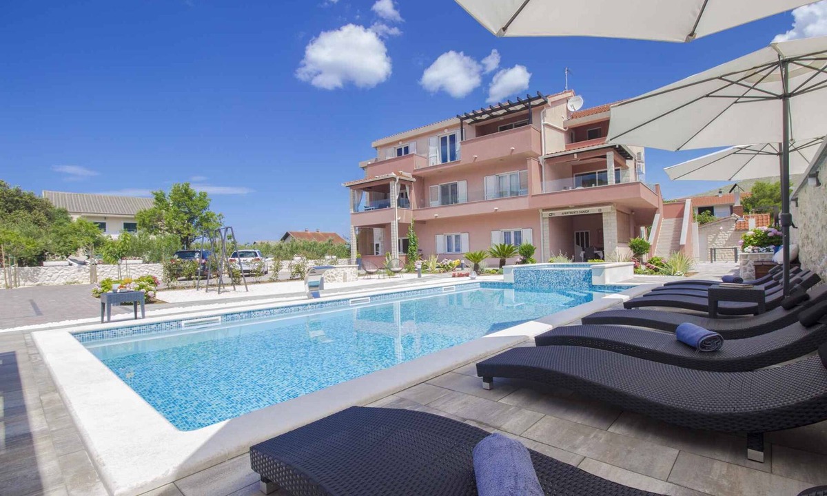 Grebastica Apartment | Holiday apartment with pool for shared use