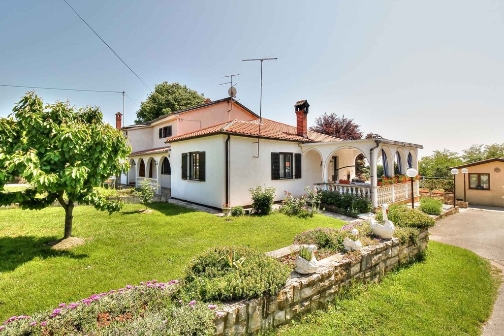 Zambratija Apartment | Holiday apartment with air conditioning and wi-fi