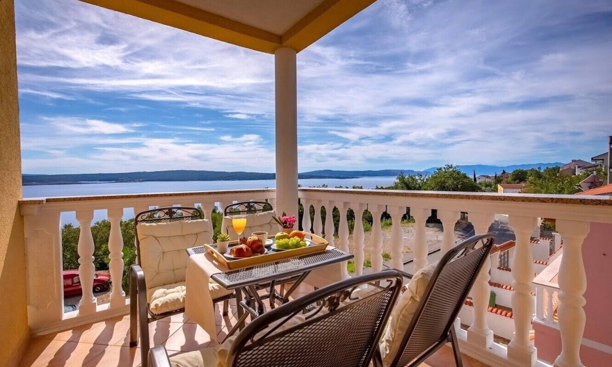 Dramalj Apartment | Holiday apartment with sea view and pool