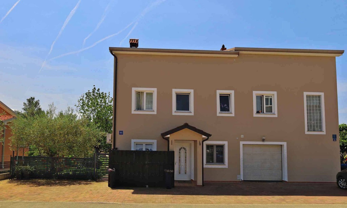 Murine Apartment | Holiday apartment with internet, air conditioning, terrace in a quiet location
