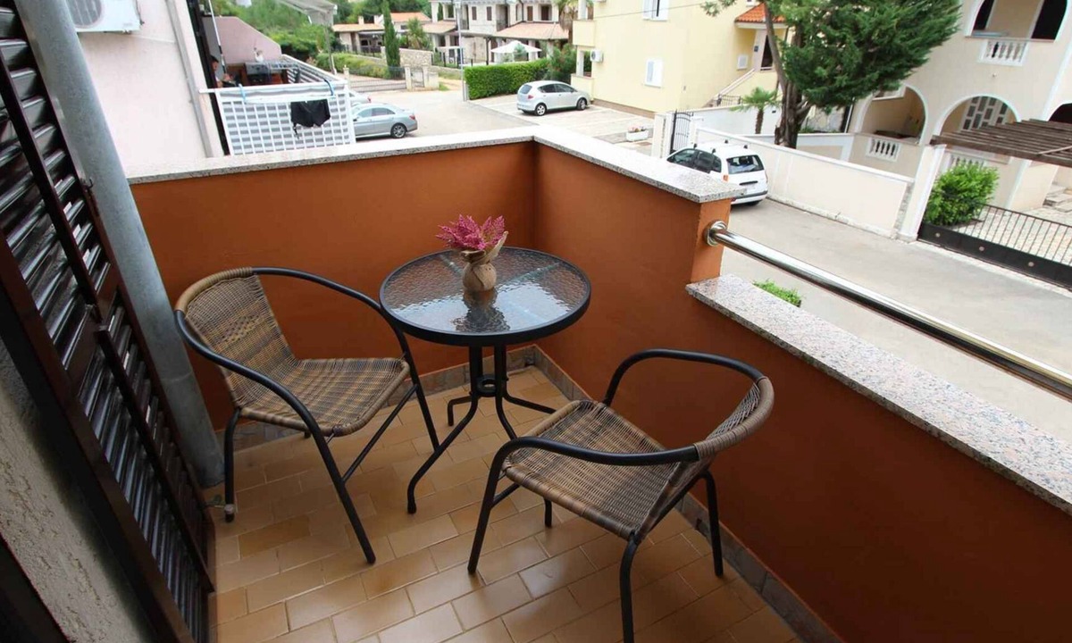 Porat Apartment | Holiday flat with balcony