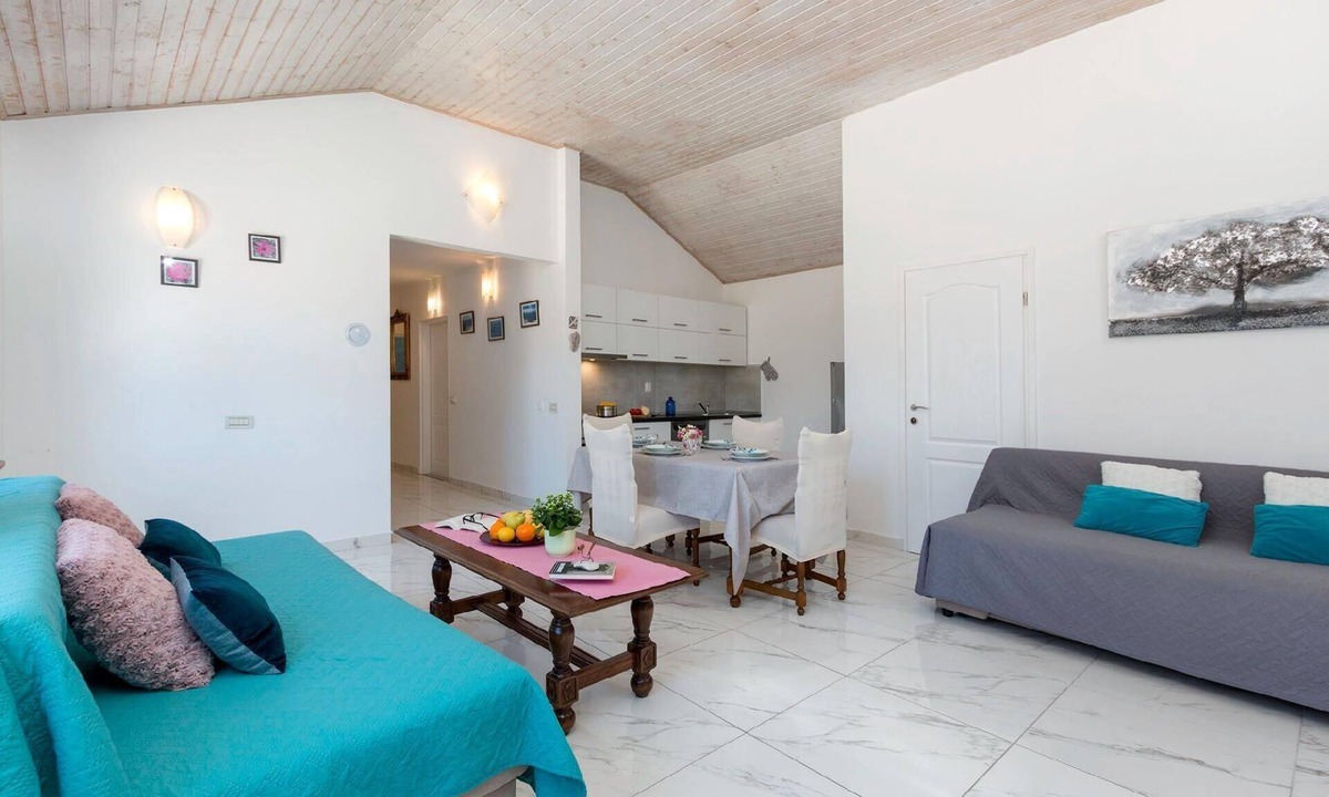 Jadreski House | Holiday Home AQUA with pool