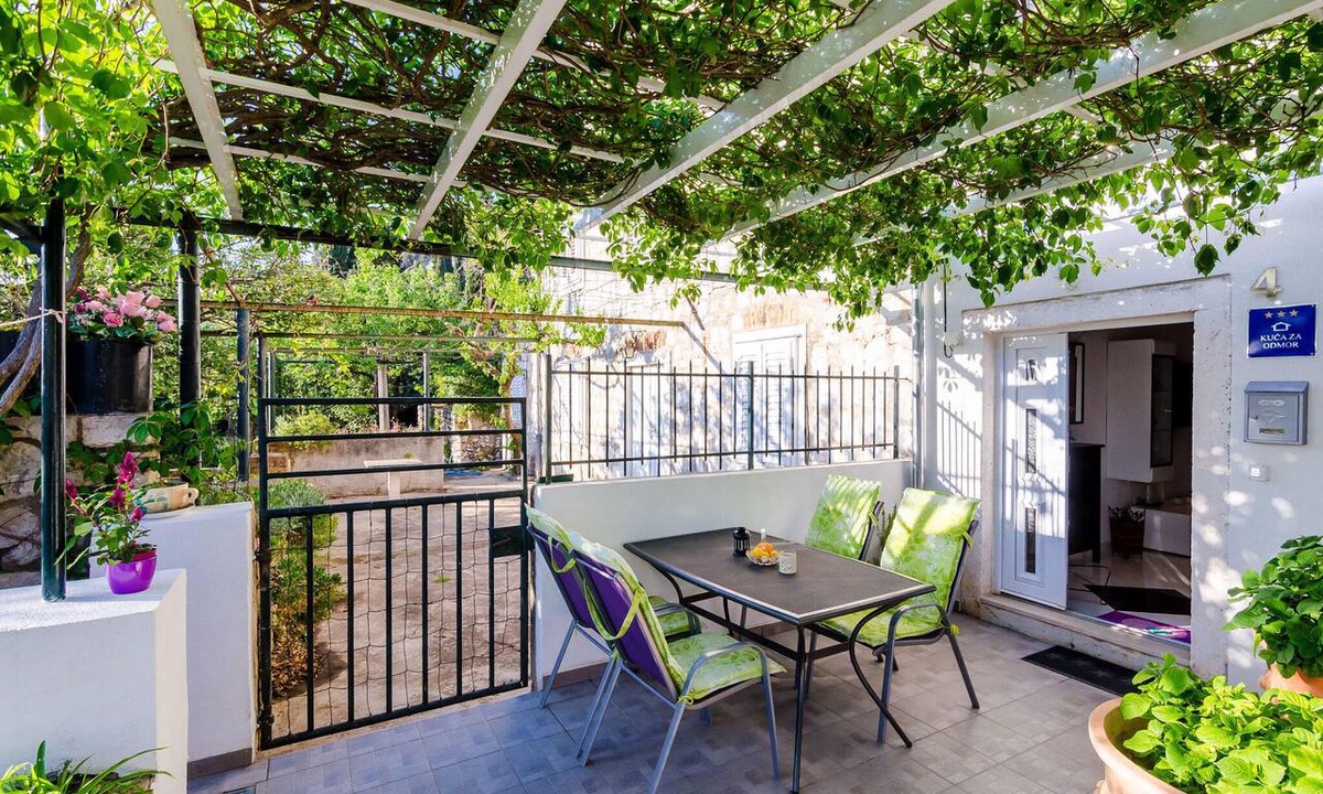 Gruz House | Holiday Home Avantgarde - Two Bedroom Holiday Home with Terrace and Sea View