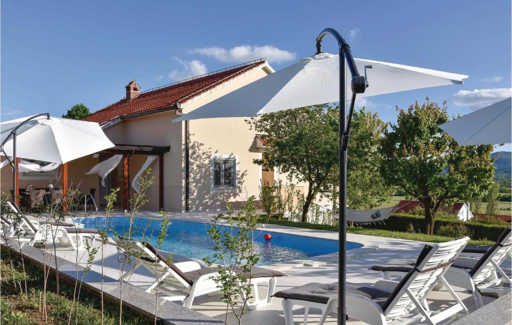 Bajagic House | Holiday Home Bajagic 90 With Outdoor Swimmingpool