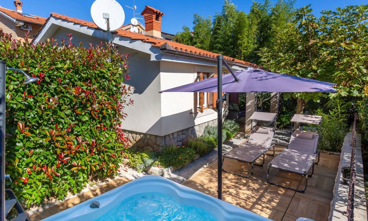 Pobri Villa | Holiday Home Beni with Jacuzzi by Villas Guide