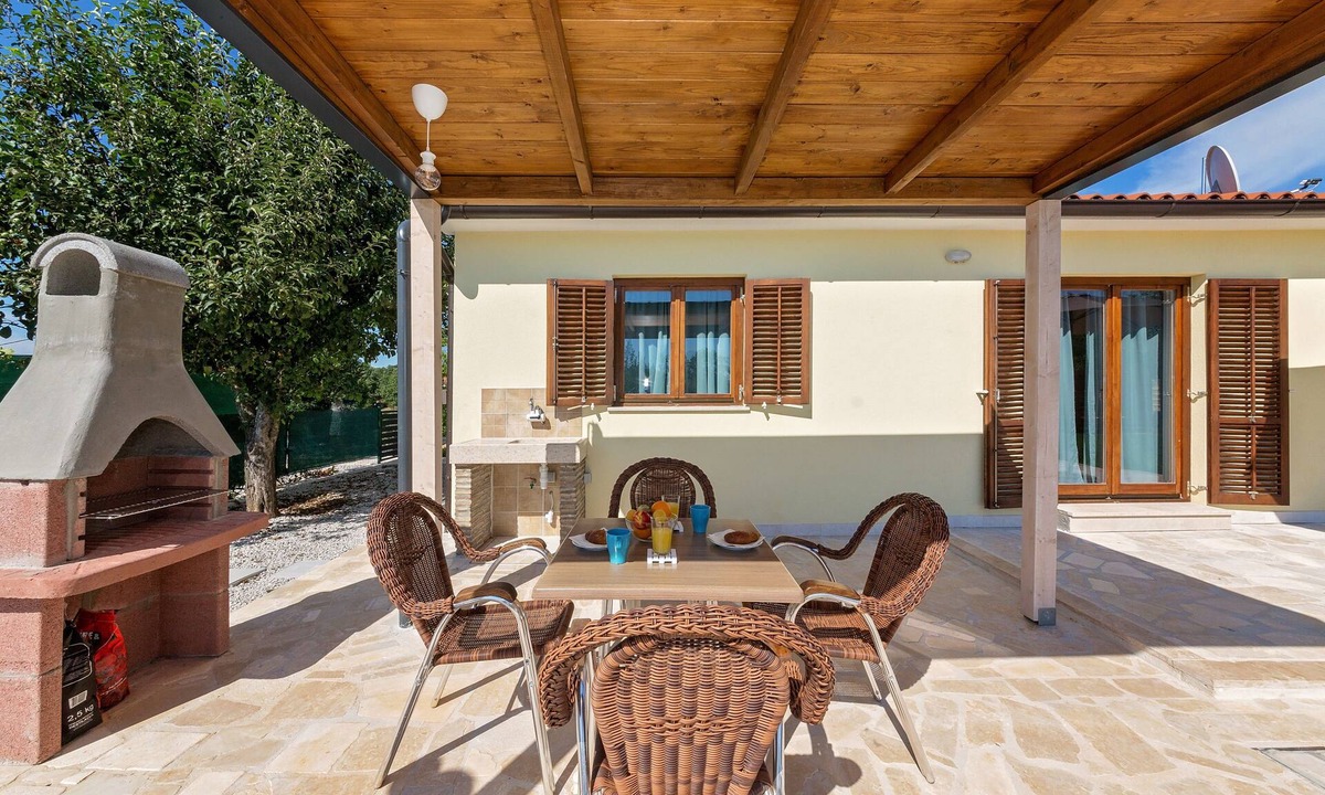 Tinjan House | Holiday home Casa Vita with private swimming pool
