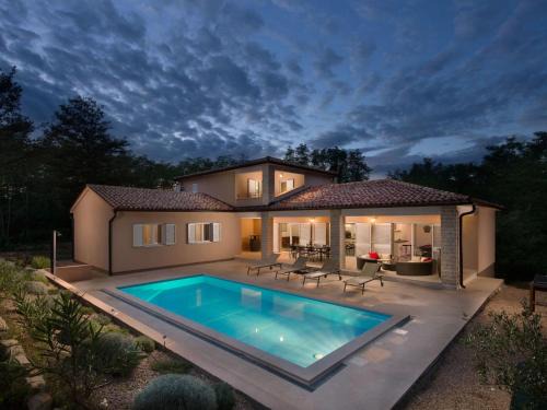 Sumber House | Holiday Home Istrische Villa Happy House by Interhome