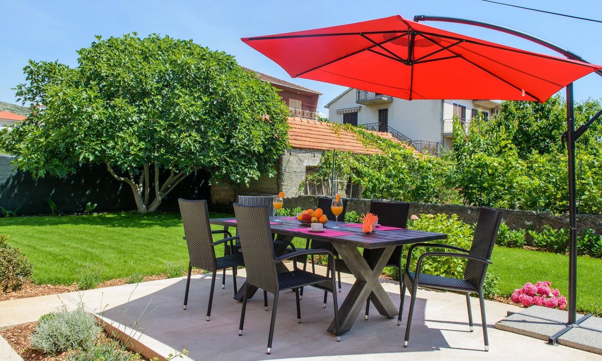 Trogir House | Holiday home Mirjana, (14744), Trogir, hr