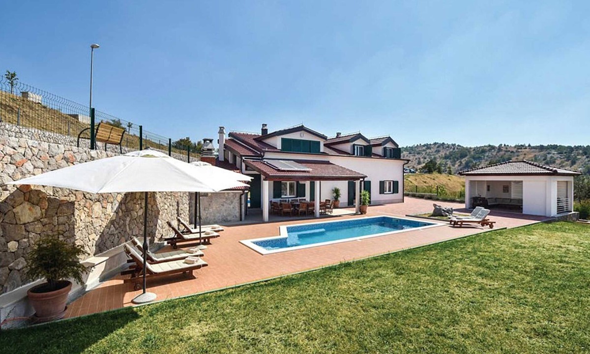 Muc Villa | Holiday home Svilaja I Heated pool, family retreat
