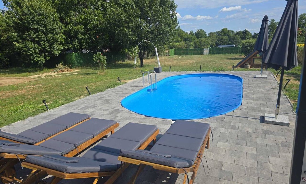 Erdut House | Holiday home with pool, sauna and jacuzzi on a spacious estate near Osijek