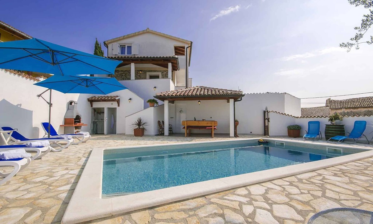 Dracevac House | Holiday home with swimming pool