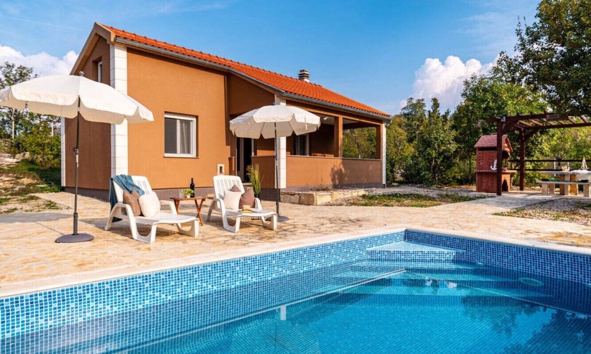 Benkovac Ski Chalet | Holiday Home Zelengrad