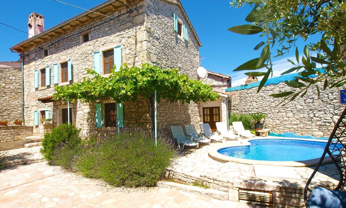 Orihi House | Holiday house for 12 persons approx. 210 qm in Orihi, Istria (Interior of Istria)