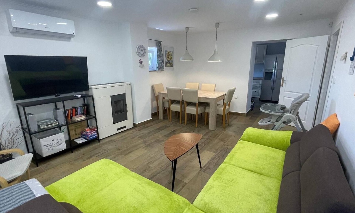 Valkarin House | Holiday House in Valkarin with Private Pool