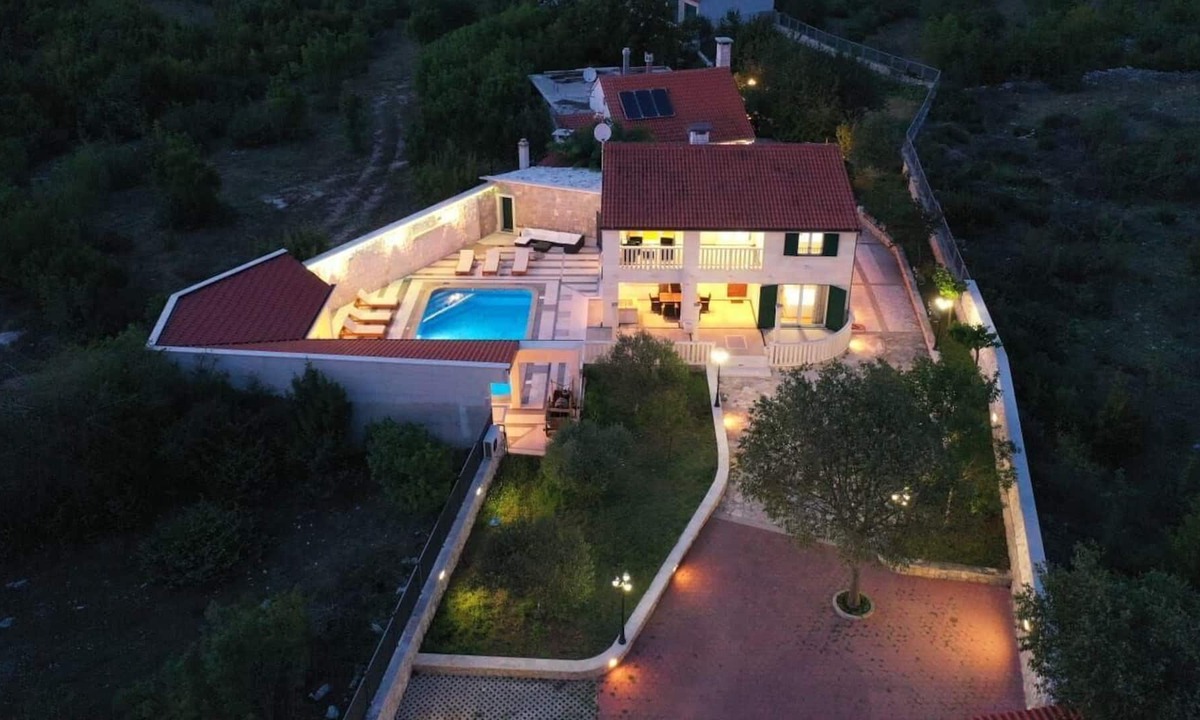 Klis House | Holiday house Korusce for 1 - 8 persons with 3 bedrooms - Holiday home