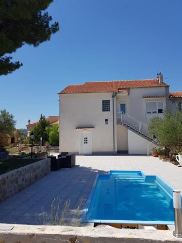 Bilice Villa | Holiday House 'Villa Flora'