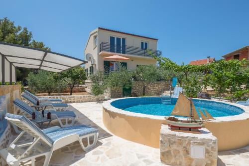 Rogac House | Holiday house with a swimming pool Rogac, Solta - 16444