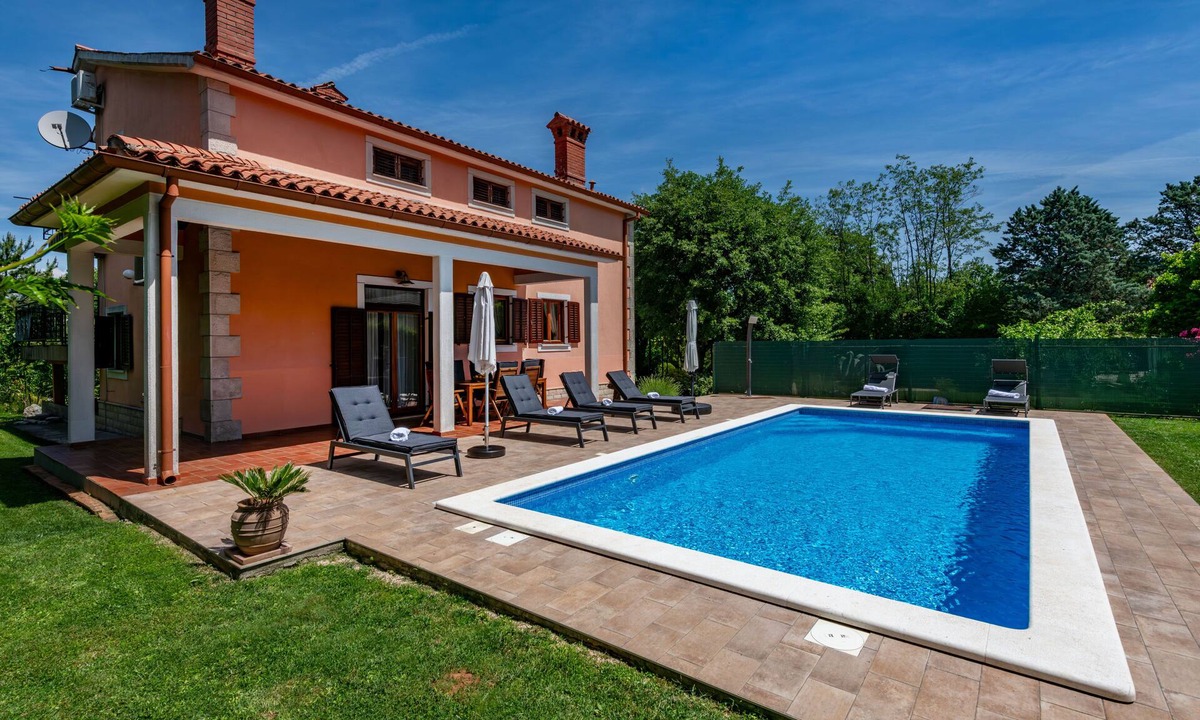 Santalezi Villa | Home away from home. Summer memories await at Villa Ornela.