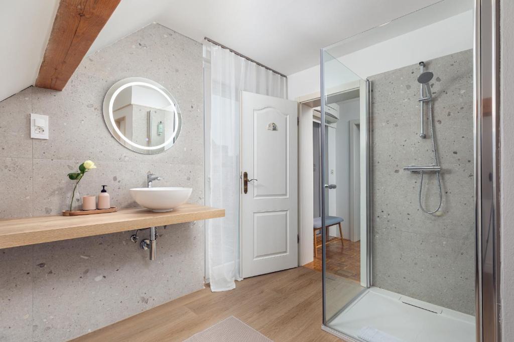 Ljubljana Bed & Breakfast | HoMEMADE
