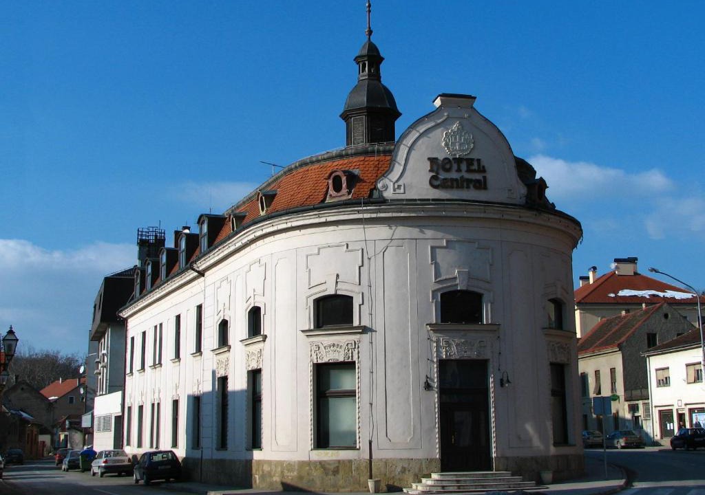 Hrvatska Kostajnica Hotel | Hotel Central