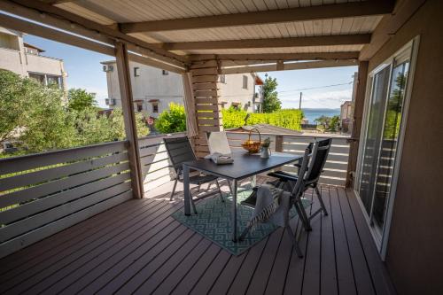 Pakostane Ski Chalet | House 4 Mali Nordsee Camp