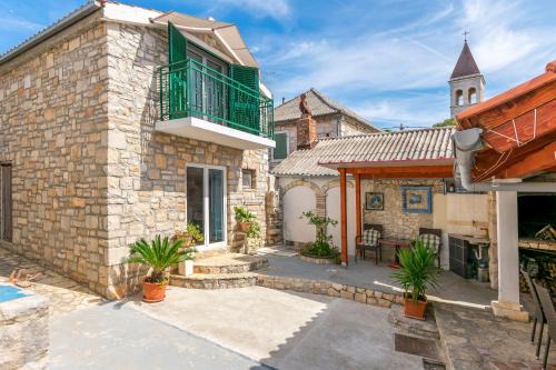 Grohote House | House Ante