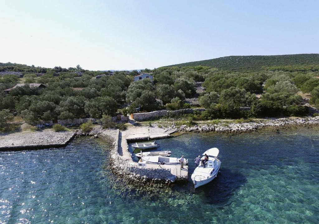Kraj House | House Brena