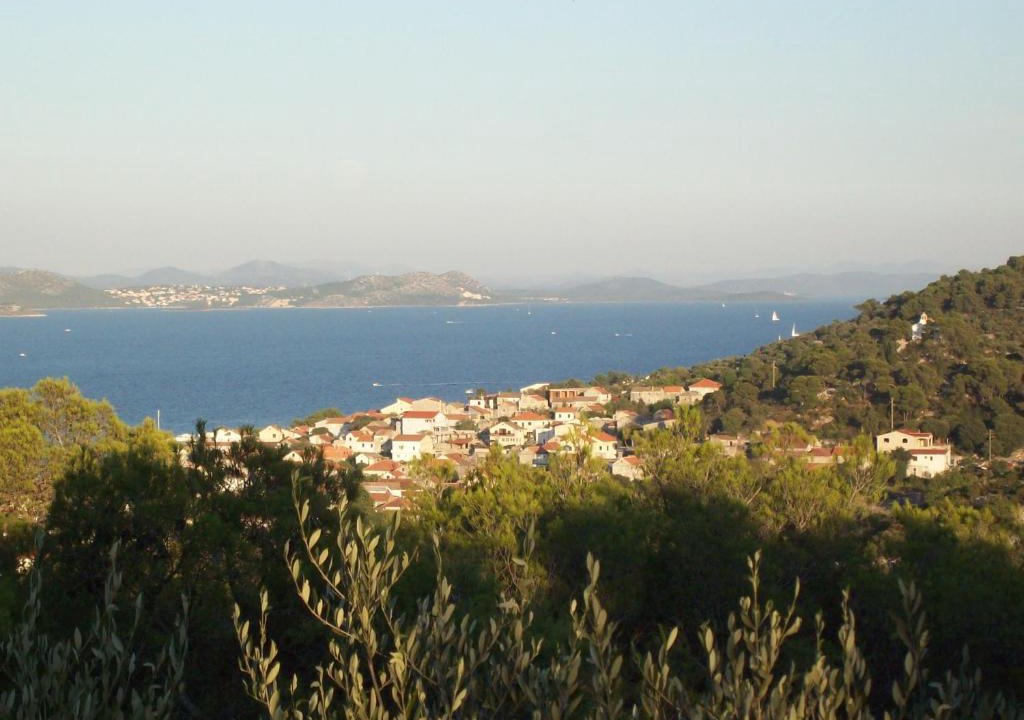 Nevidane House | House on the island of Pasman