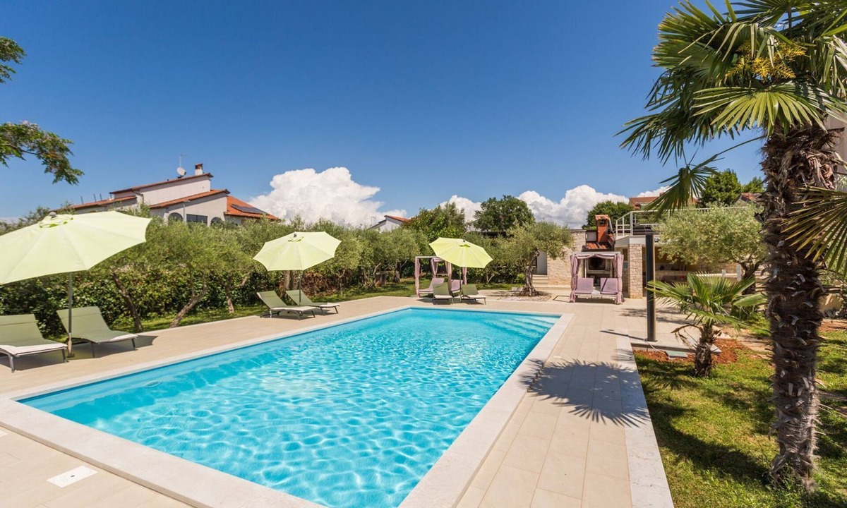 Mali Maj Apartment | Idyllic flat just 250 metres from the beach with pool, sea view, barbecue area, loungers