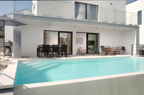 Divsici Villa | Infinity pool Villa San Amore