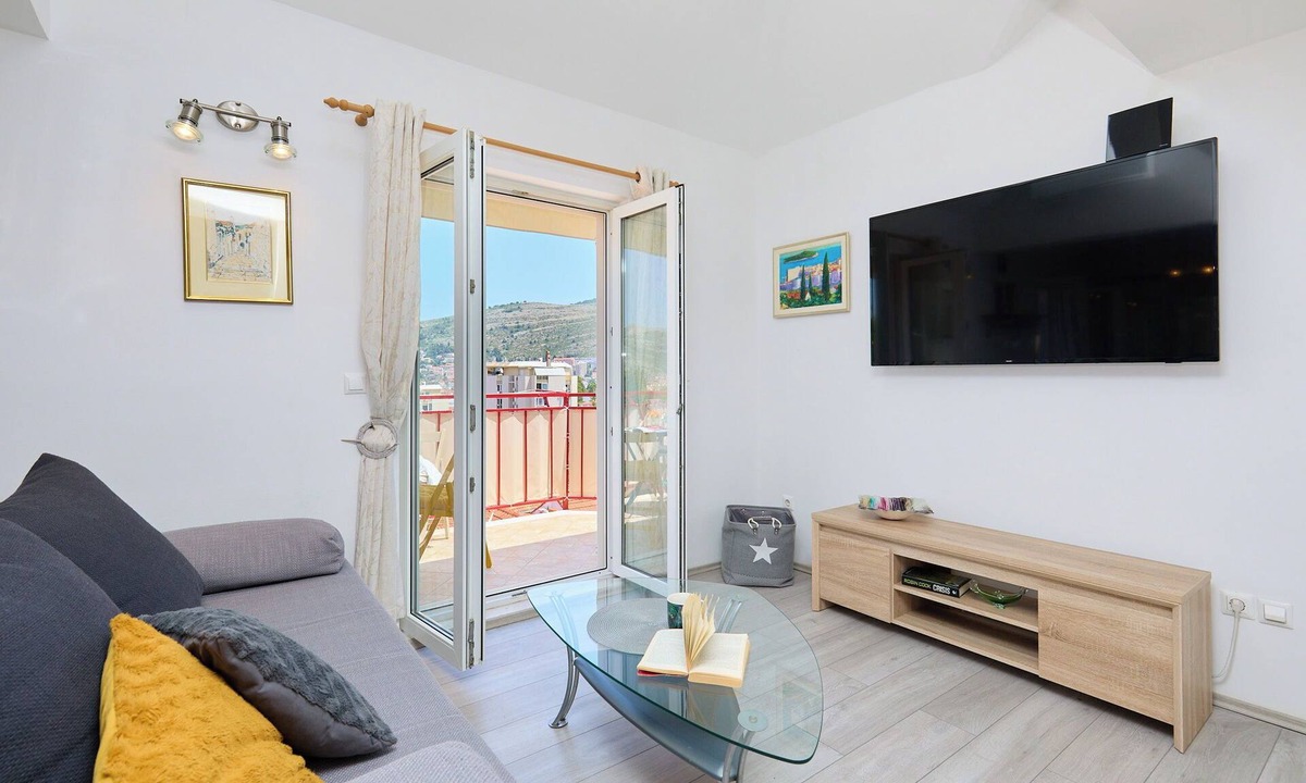 Lapad Apartment | Joyful Place - Three Bedroom Apartment, Sleeps 6