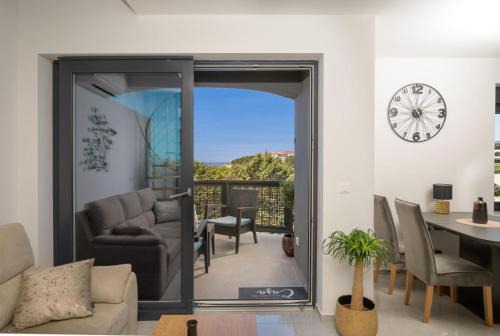 Pjescana Uvala Apartment | JustQcute
