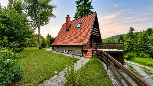 Obcina Brezovica Apartment | Koča Rakitna Forest Chalet with Sauna