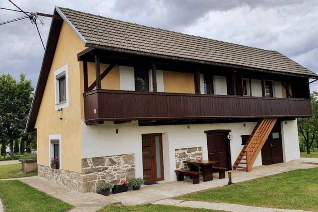 Crnomelj Apartment | Kolpa reka "Merina hiša", bazen, savna